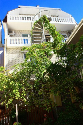 Lovely Place Guesthouse